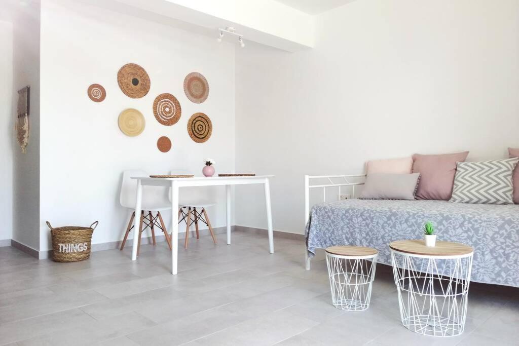 Laura_Sea View_Apartment 2 Лигия Экстерьер фото