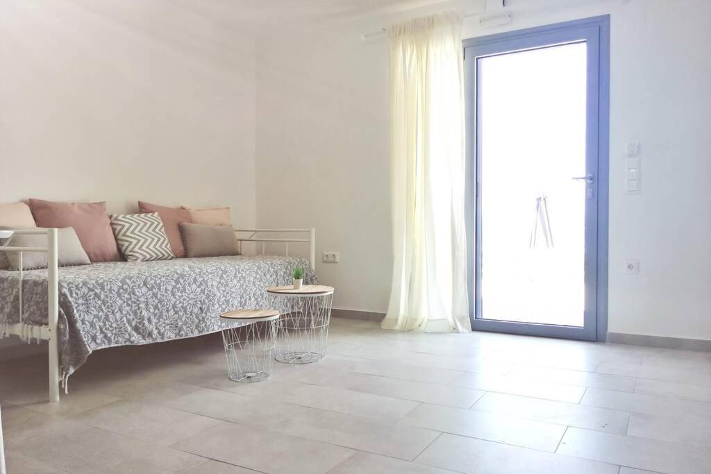 Laura_Sea View_Apartment 2 Лигия Экстерьер фото