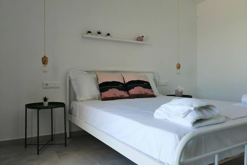 Laura_Sea View_Apartment 2 Лигия Экстерьер фото