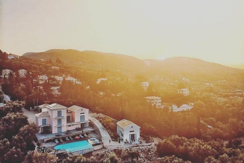 Laura_Sea View_Apartment 2 Лигия Экстерьер фото